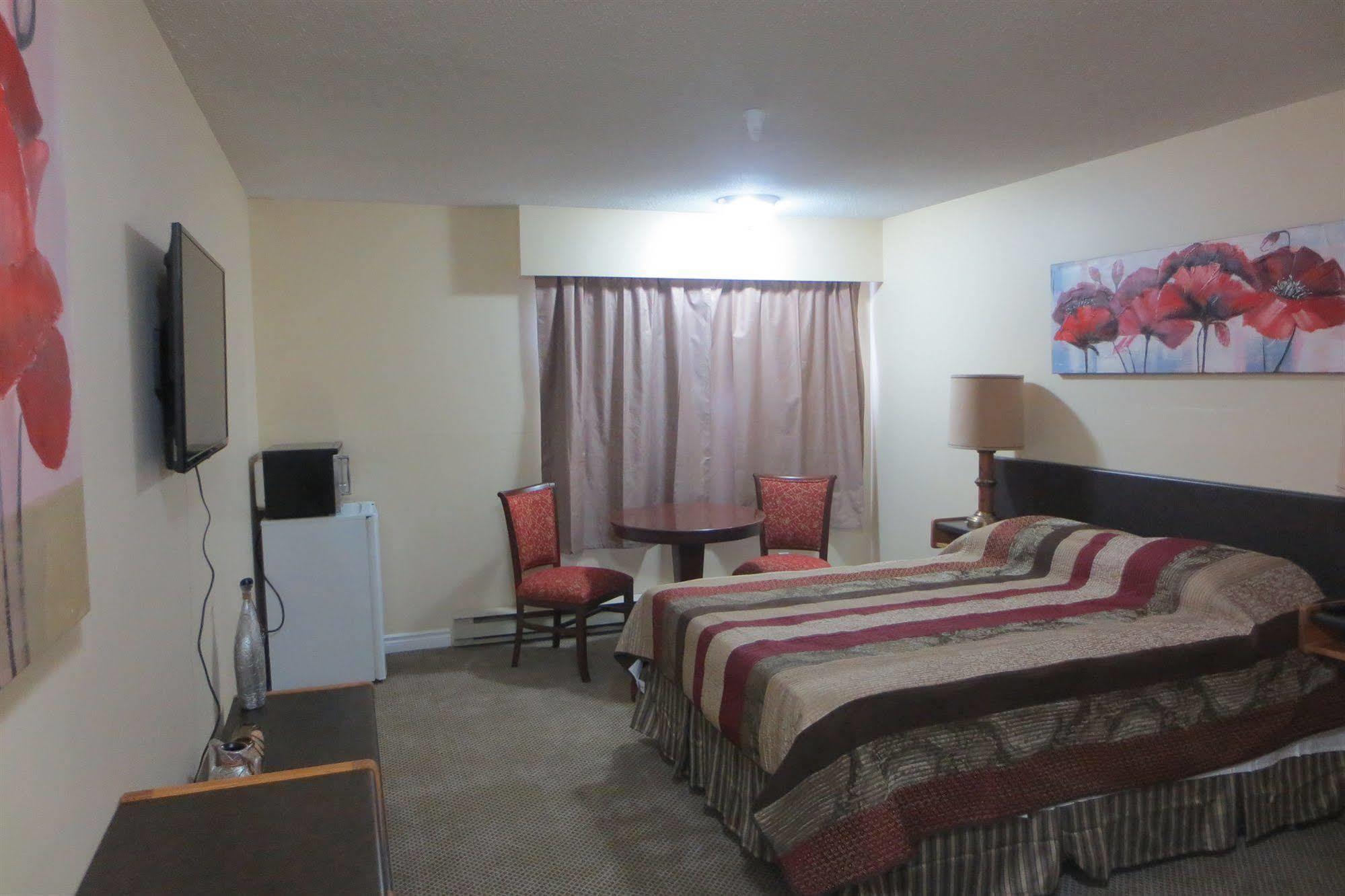 Vanderhoof Inn Ngoại thất bức ảnh