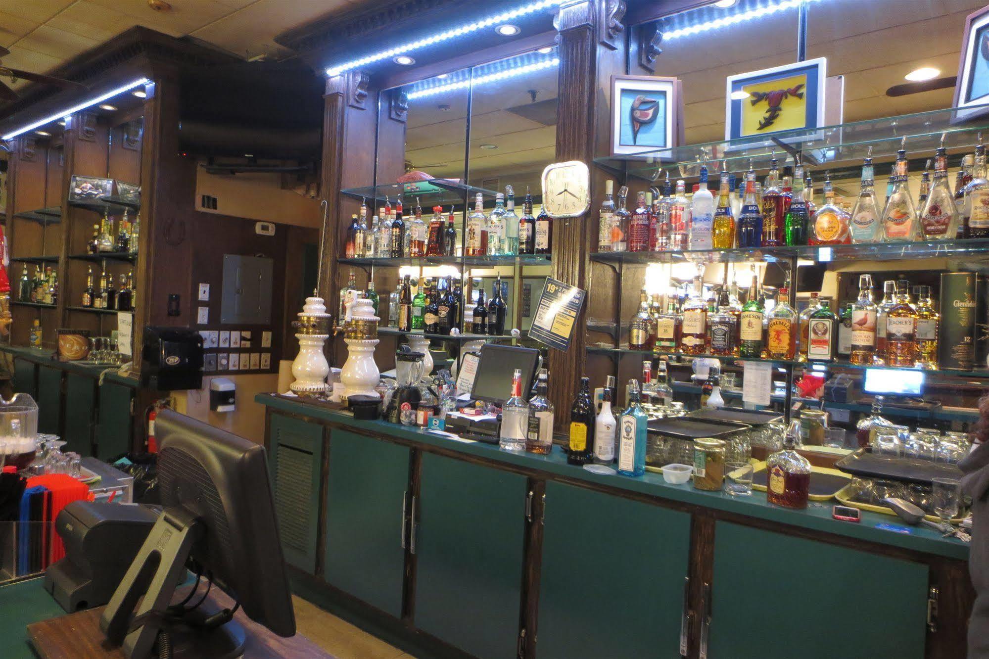 Vanderhoof Inn Ngoại thất bức ảnh